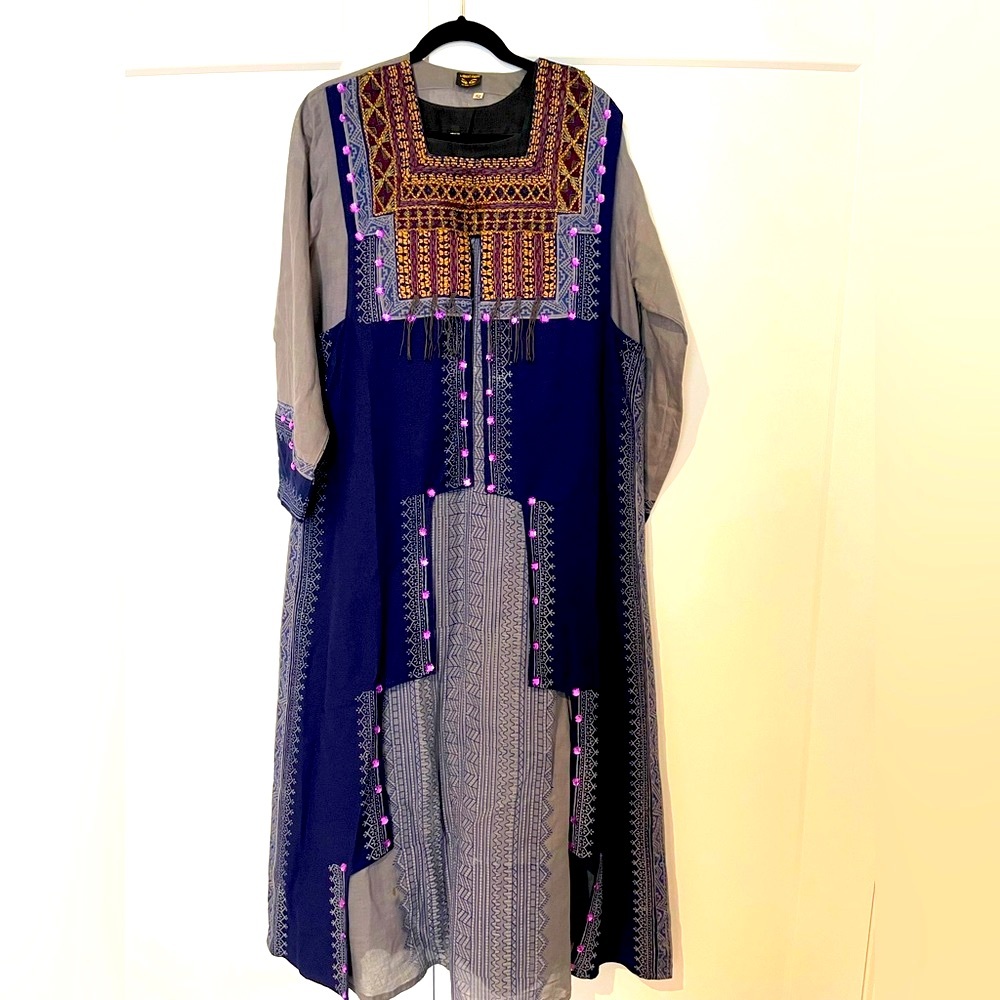 Traditional Saudi Thobe with front embroidery stitching work